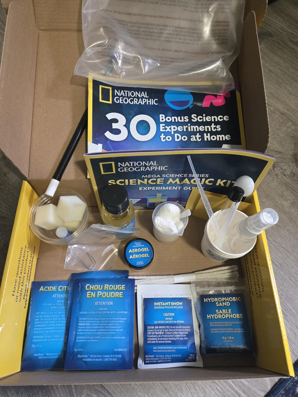 National Geographic Mega Science Series Science Magic Kit - Blue & Yellow